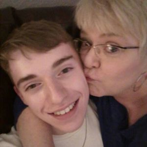 Meet your Posher, Mona